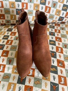 Time and Tru Rust Brown Pointed Chelsea Ankle Boots